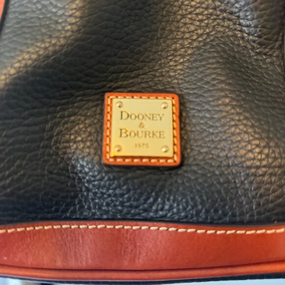 Dooney & Bourke Black & Brown Leather Pebbled Tote Bag With Double Handles - Picture 5 of 13